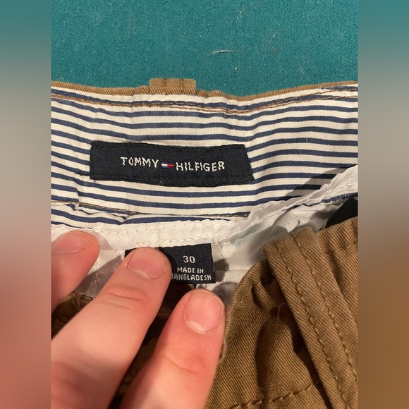 Tommy Hilfiger Cargo Shorts - 30 - Picture 2 of 2